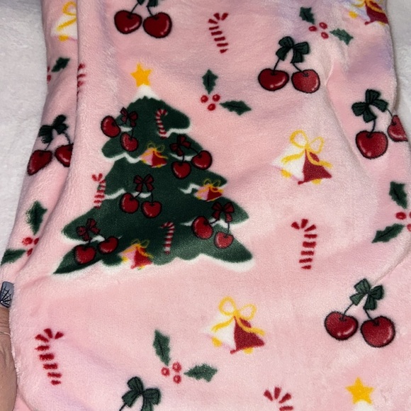 Rachel Roy Cherry Christmas Tree Pink Throw 🍒 🎄🎄🍒 - Picture 2 of 9